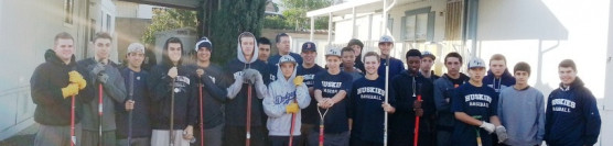 12/13/14: Yard-Cleanup with the Huskies!